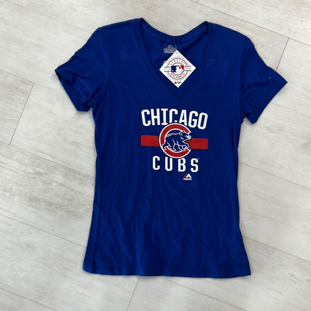 NWT Chicago Cubs Tshirt